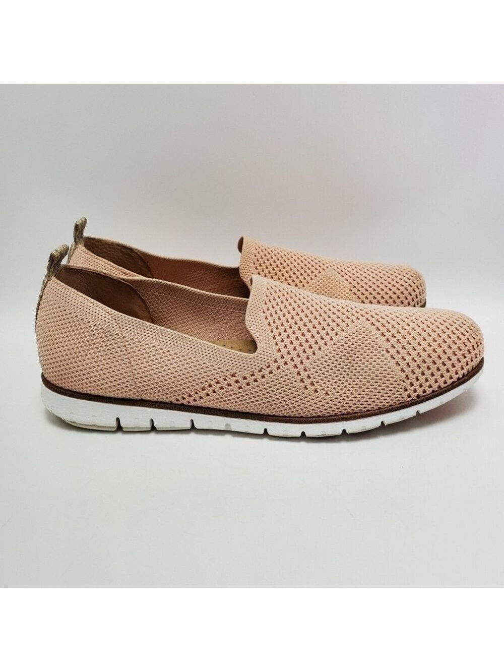 White Mountain Belief Blush Slip On Flat Sneakers Shoes Size 8.5